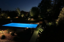 Osvětlená zahrada bazén bezpečné napětí 12V 
