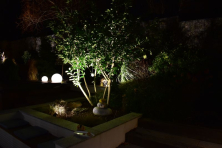Dekorativní zahradní osvětlení svítící koule 